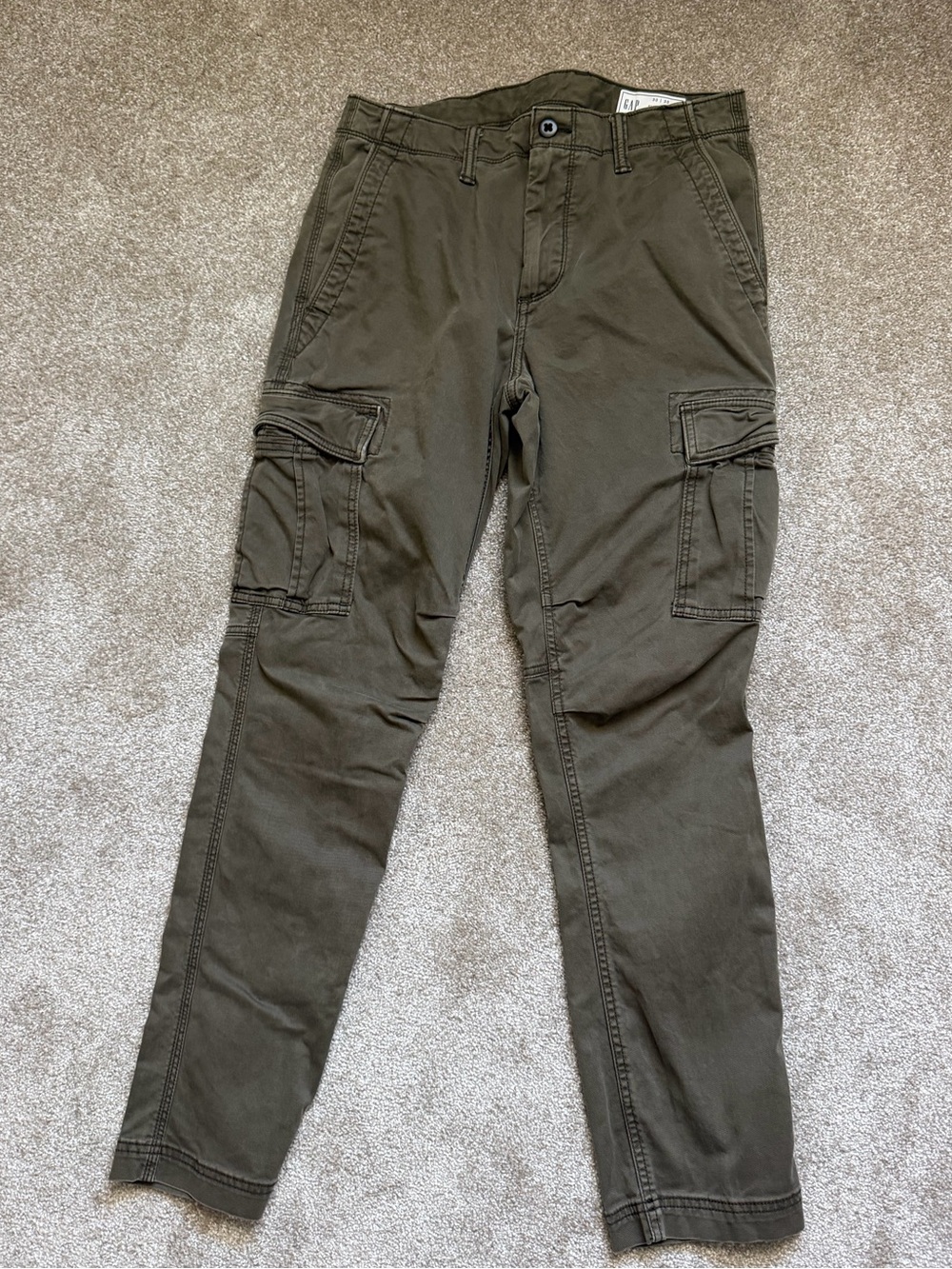 GAP Men's Dark Olive Cargo Pants with Side Pockets